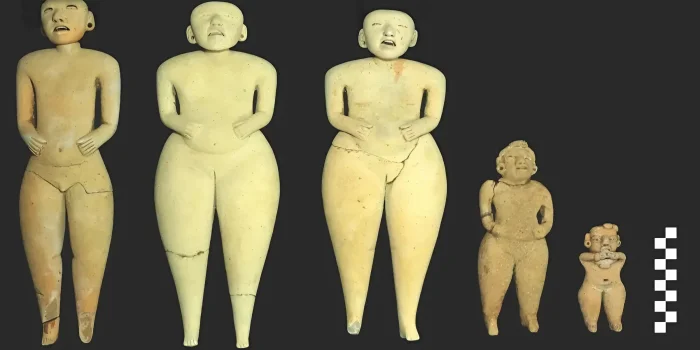 2400-летние куклы с необычными лицами обнаружены на древней пирамиде в Сальвадоре