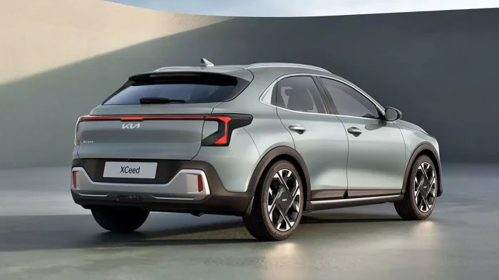 Первые снимки обновлённого Kia XCeed появились в сети