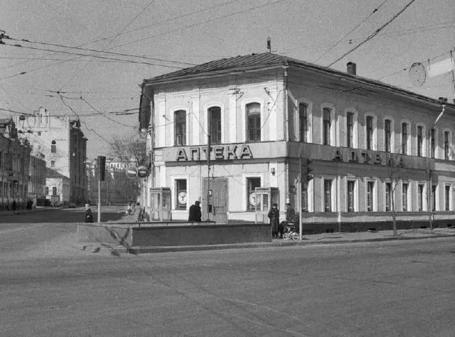 Почти 200-летняя аптека на Большой Полянке закрылась в Москве