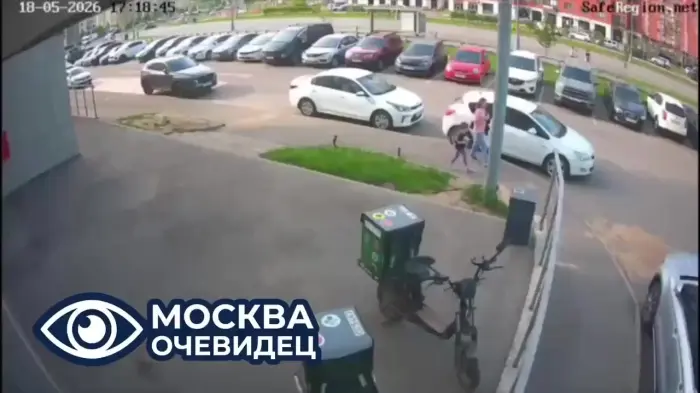 Мальчик: "Скорую не надо. Я вас уверяю, я просто выбил зубы..."