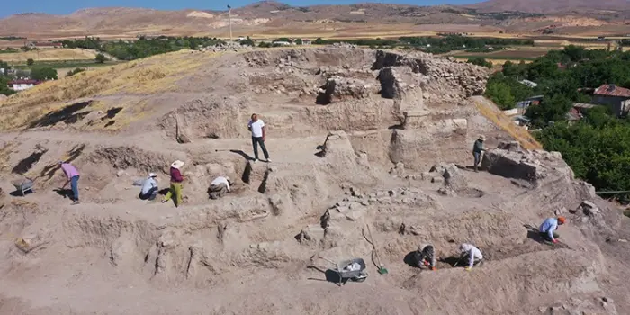 В Турции раскопали 6000-летний храм с ритуальным «каналом крови»