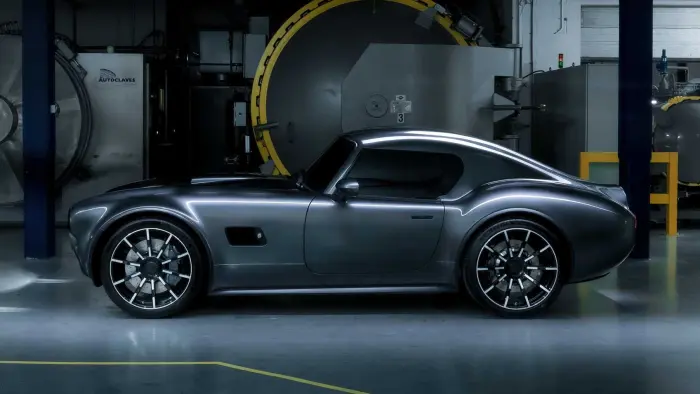 AC Cars возродила легендарную Cobra Coupe спустя 64 года