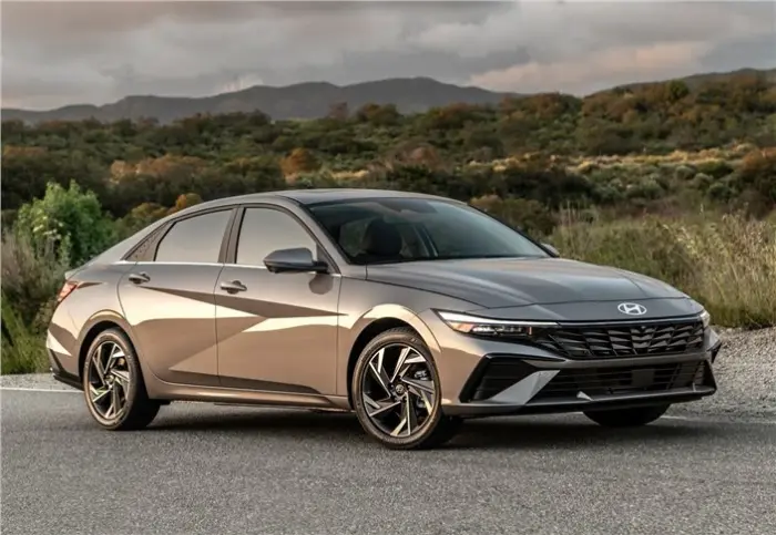 Hyundai показала новую Elantra с ИИ, который умеет общаться как ChatGPT