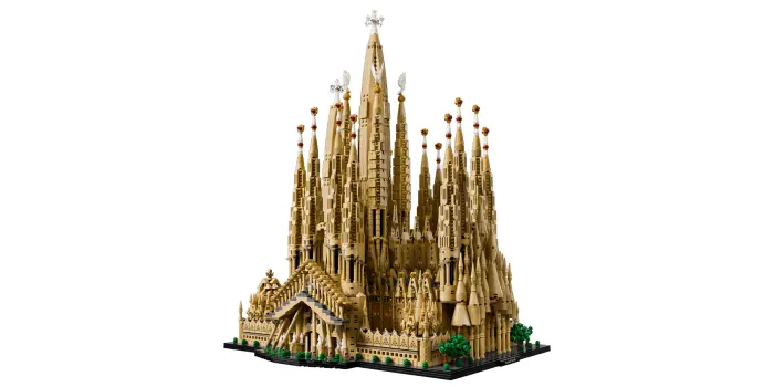 LEGO представила самый крупный набор в своей истории — собор Саграда Фамилия