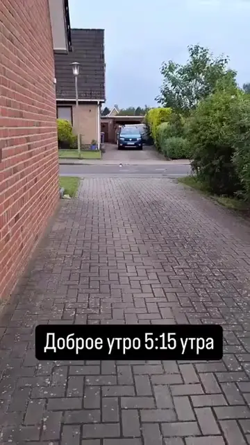 Молча даем понять всем, что хотим есть