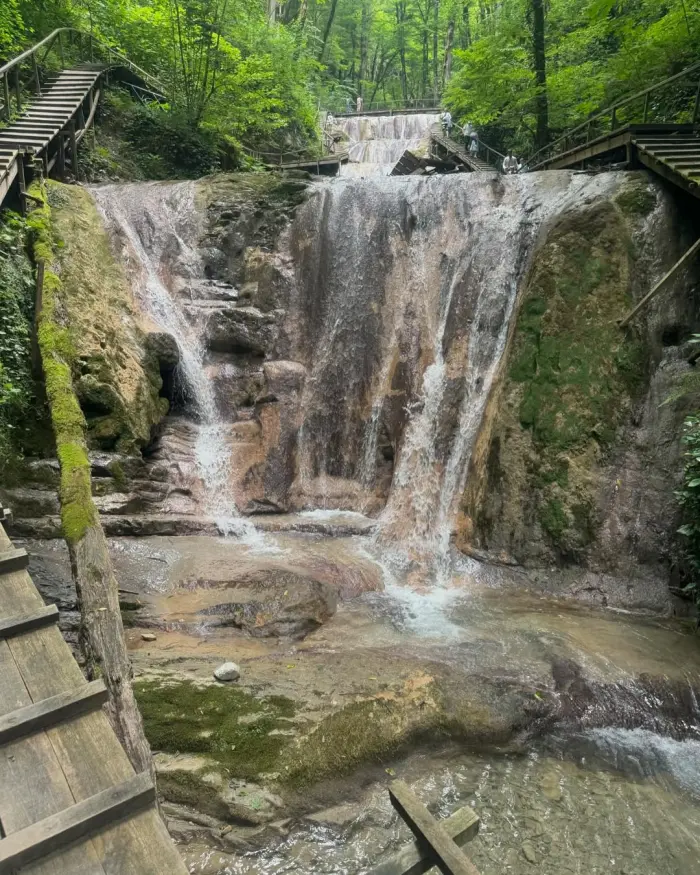 💦 33 водопада 🌿 Живописный каскад в ущелье Джегош