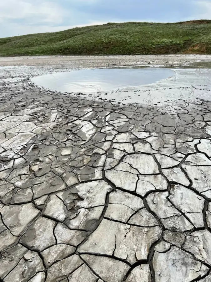 🌋 Булганакские грязевые вулканы: место в Крыму, где земля продолжает «дышать»