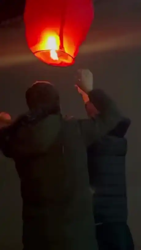 Давай запустим китайский фонарик, это так здорово!!!