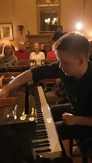Гений Фортепиано Levi.sct