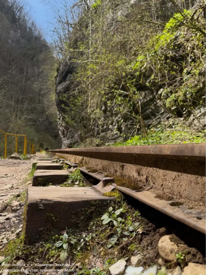 🏔🚂 Узкоколейная железная дорога в Гуамском ущелье