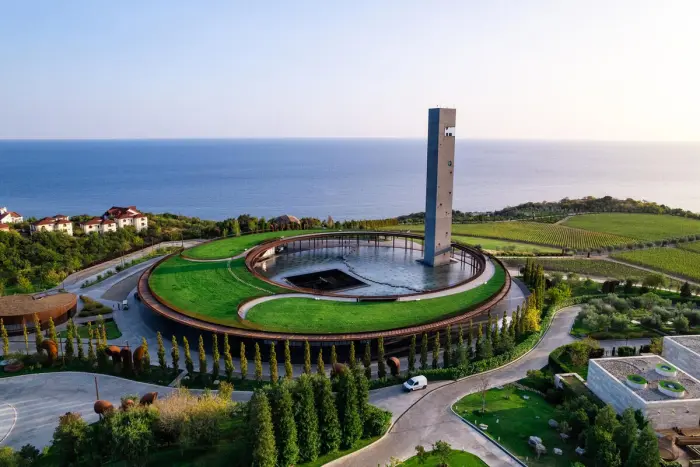 🍷 Винный парк в Крыму: место, где архитектура встречается с природой