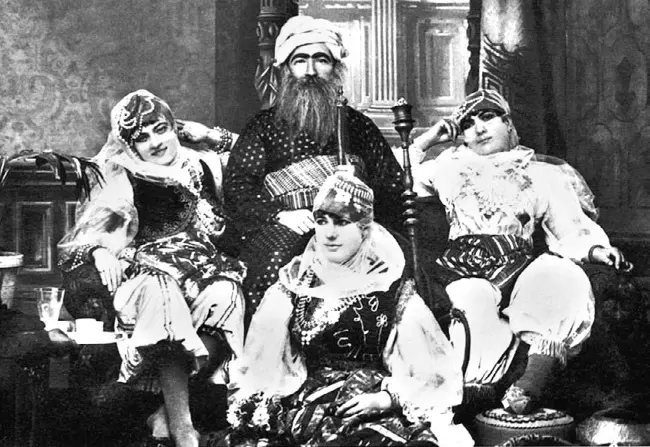 Какие ограничения накладывались на мусульман при отношениях с наложницами