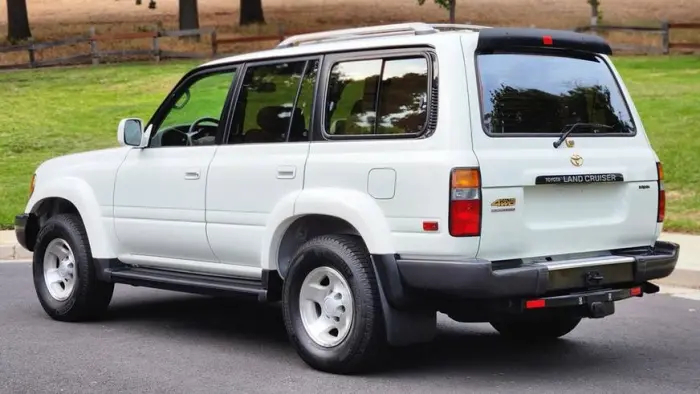 Toyota Land Cruiser 80 из 1997 года выставили за $130 000