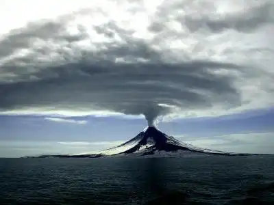 Вулканы на Аляске